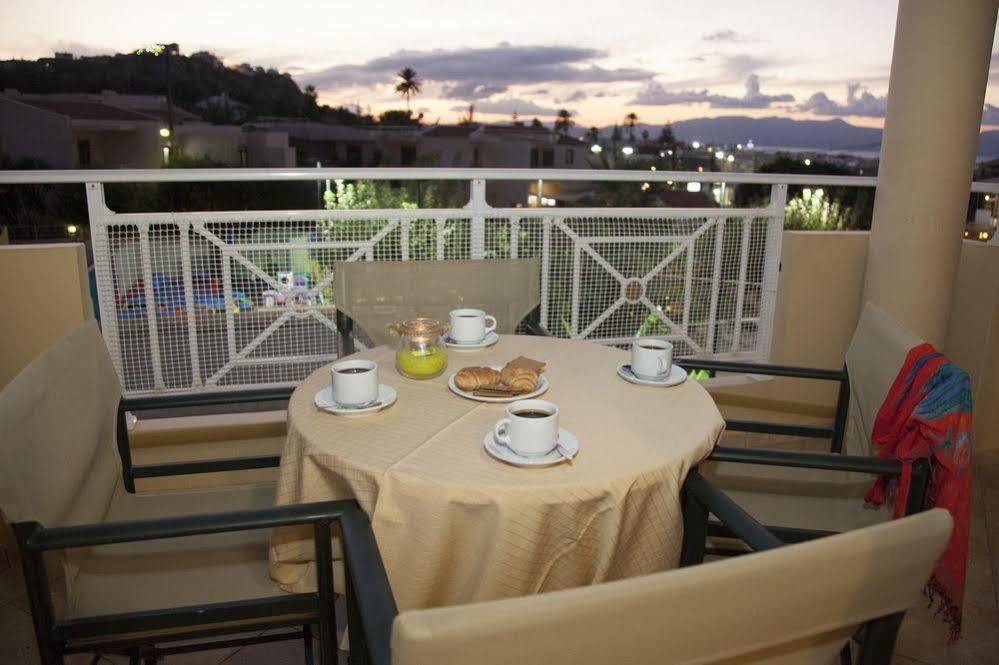 Blue Sky Apartment Agia Marina  Exterior photo